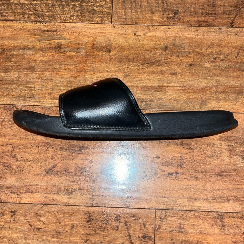 Nike Slides - Picture 2 of 6